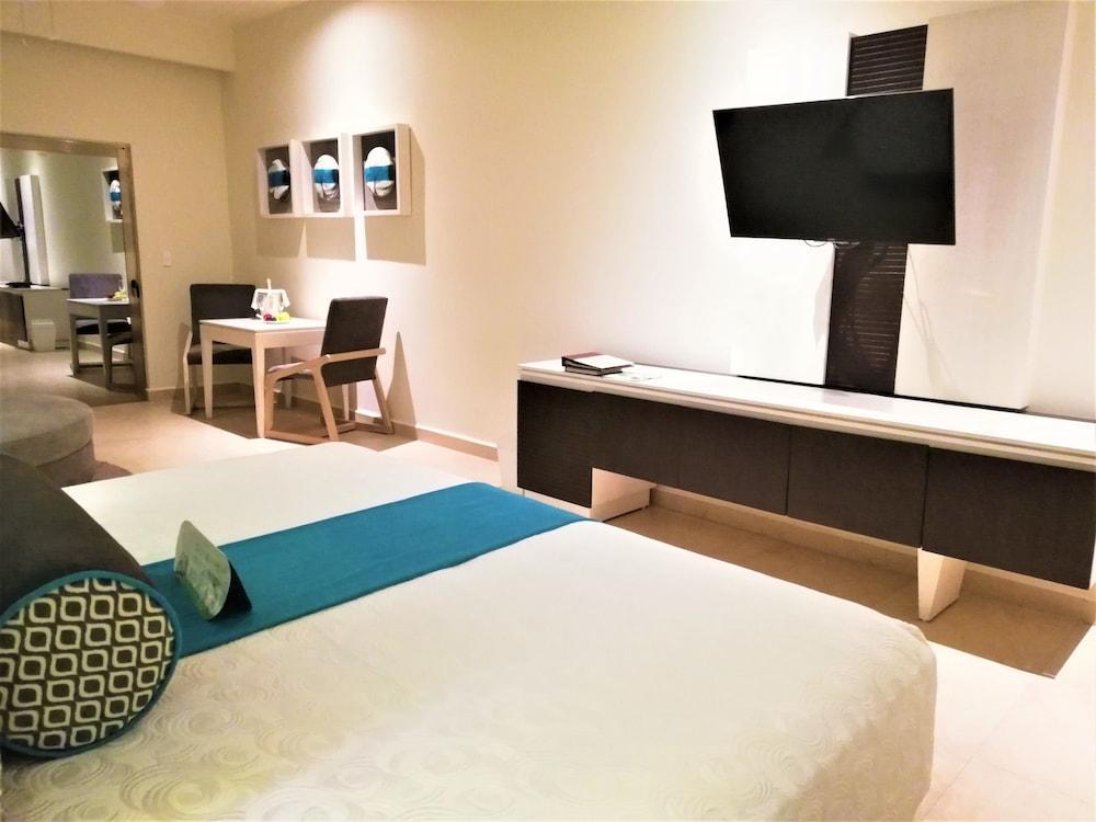 El Dorado Seaside Palms, Catamaran, Cenote & Inclusive (adults Only) Resort